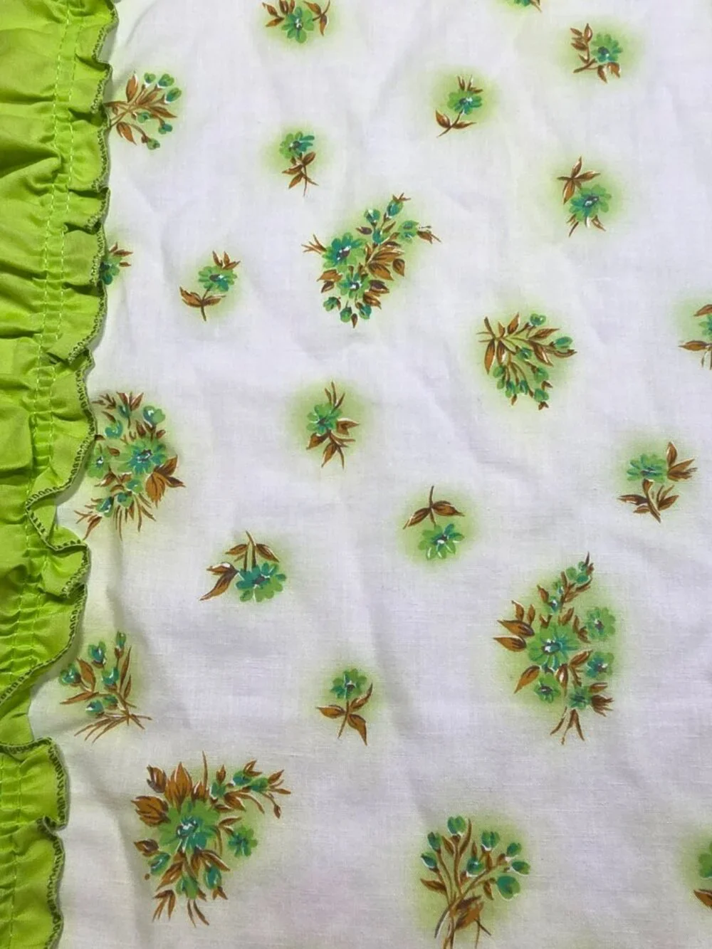 Vintage Ruffled Floral 2 Curtain Panels Green/White 32 x 35 in Rod Pocket